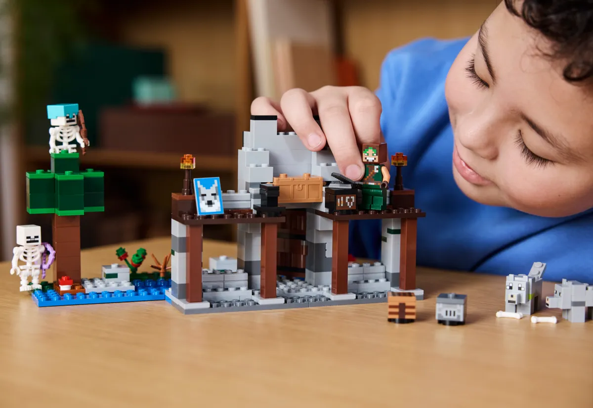 LEGO The Wolf Stronghold (21261) - Bild 5
