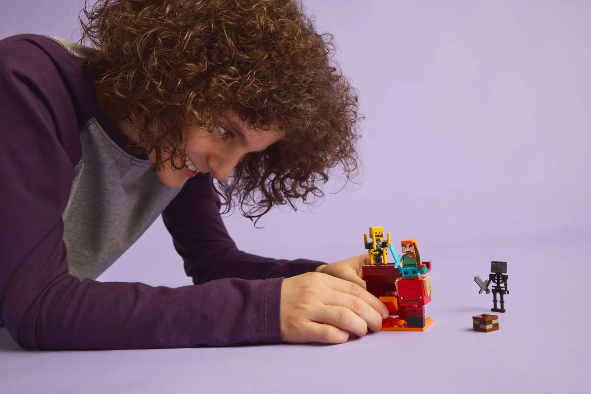 LEGO The Nether Lava Battle (21266) - Bild 6