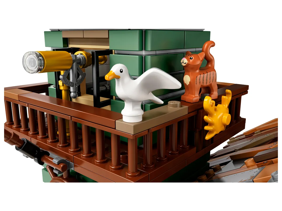 LEGO Old Fishing Store (21310) - image 10