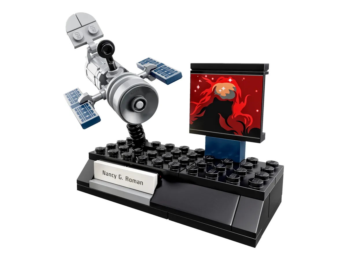 LEGO Women of NASA (21312) - image 6