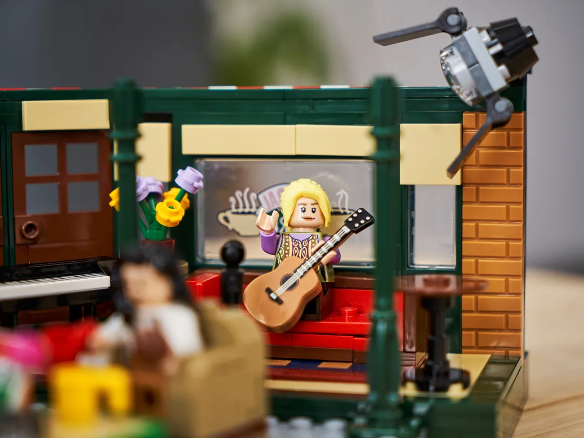 LEGO Central Perk (21319) - image 17