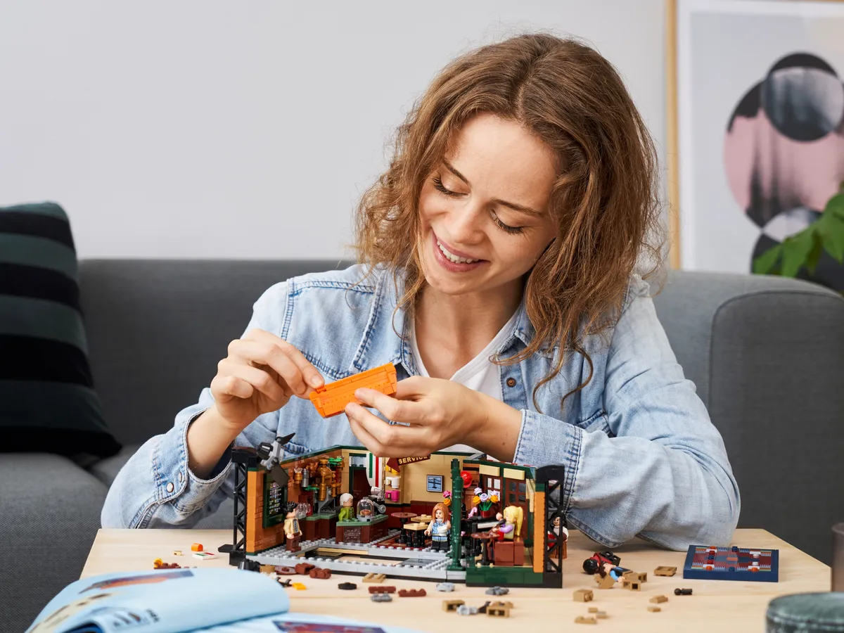 LEGO Central Perk (21319) - image 19