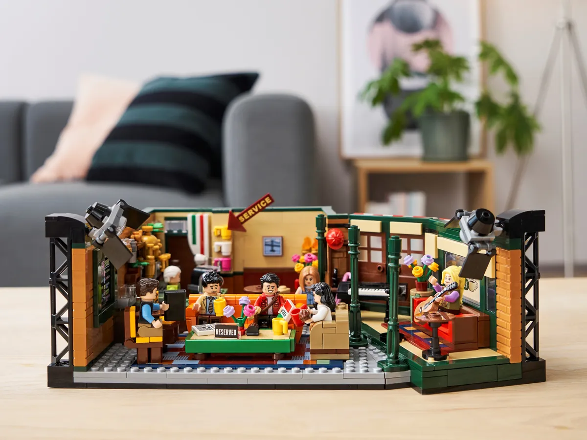 LEGO Central Perk (21319) - image 21