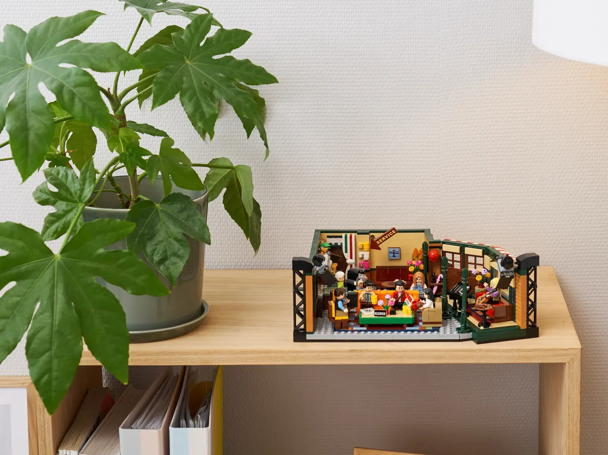LEGO Central Perk (21319) - image 22