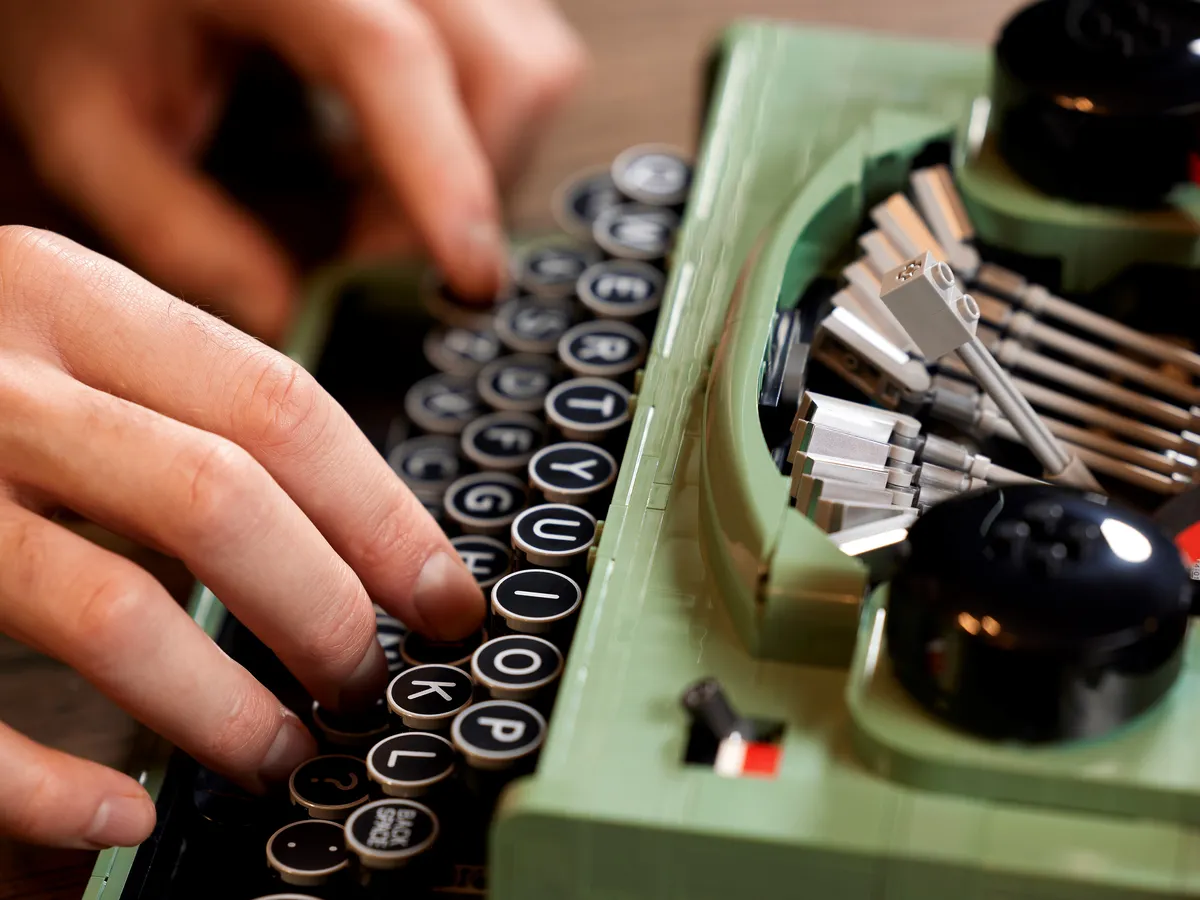 LEGO Typewriter (21327) - image 17
