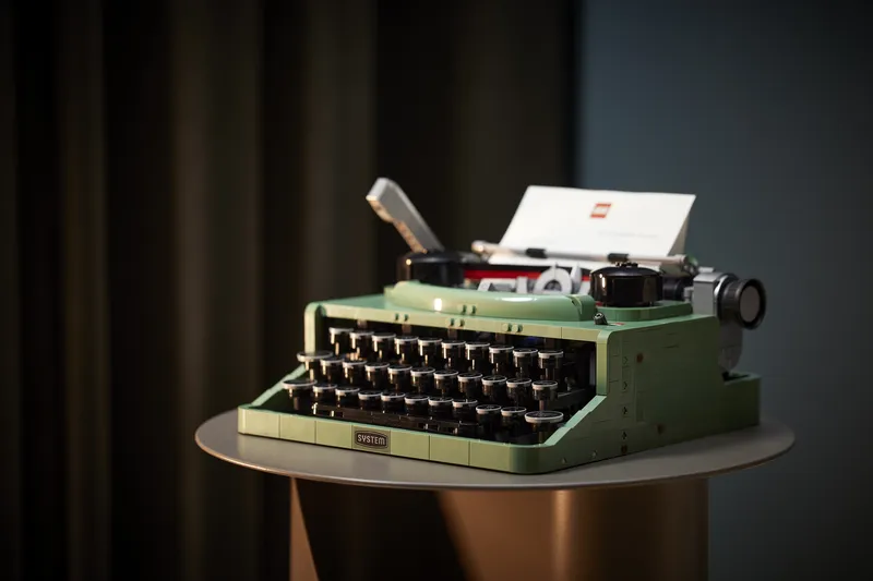 Typewriter by LEGO – product photo 32 of 36