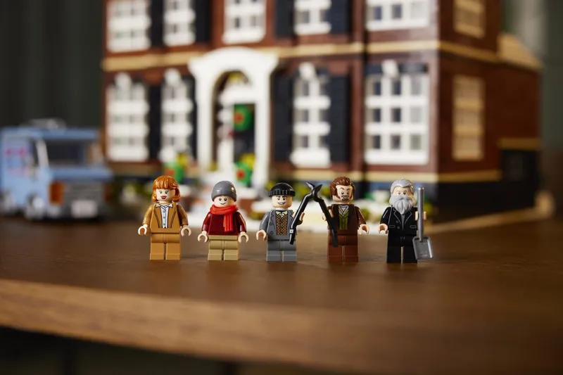 LEGO® Ideas Home Alone by LEGO – product photo 21 of 22