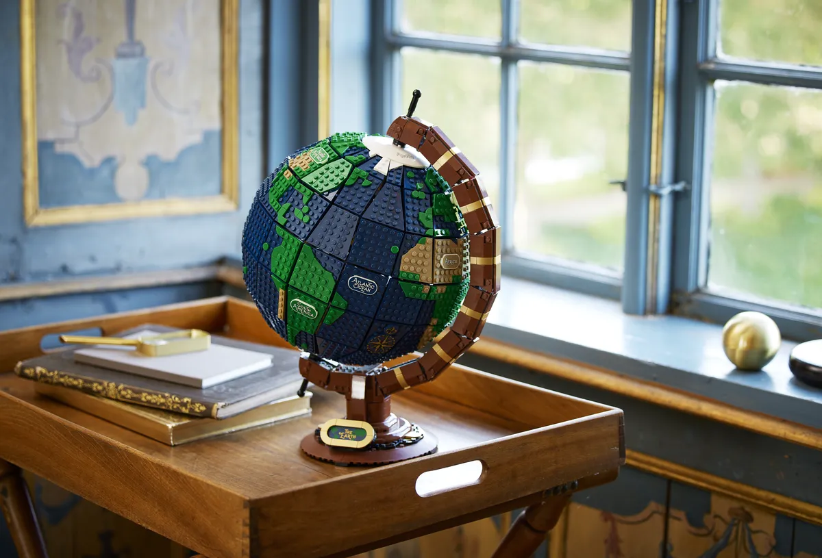 LEGO The Globe (21332) - afbeelding 7