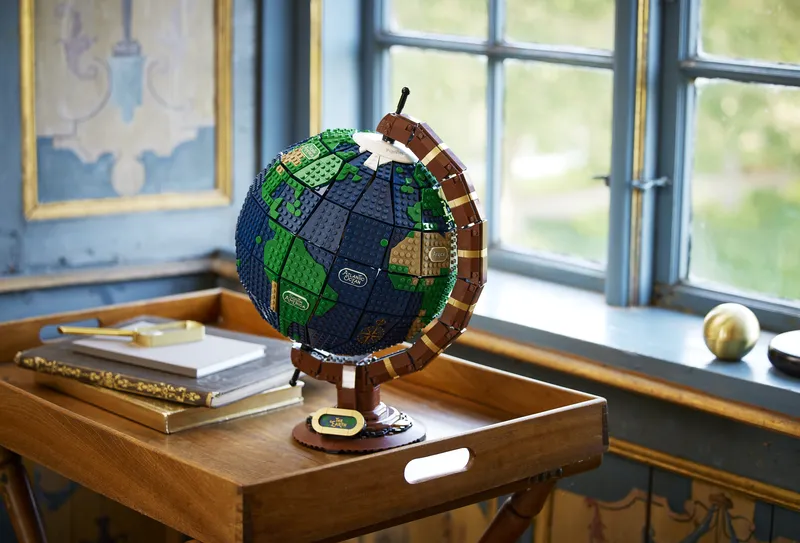 The Globe fra LEGO – produktbillede 8 af 10