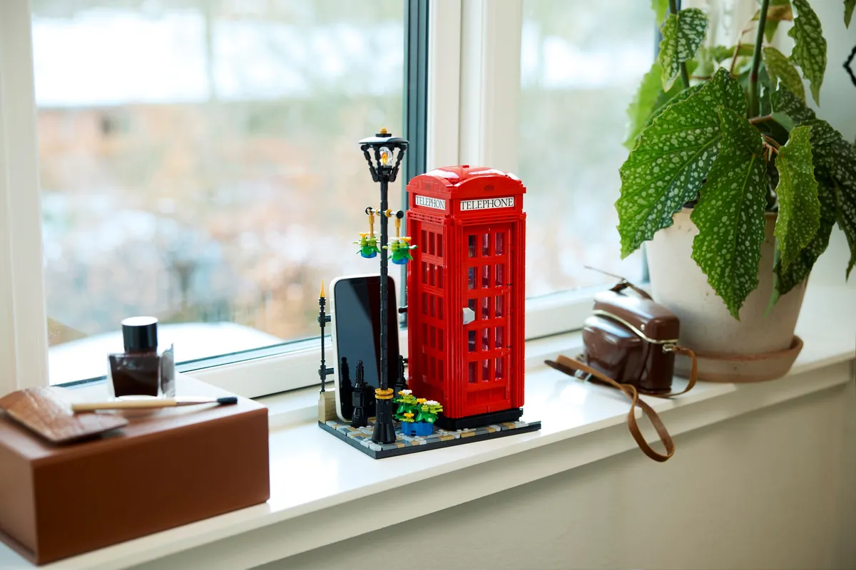 LEGO Red London Telephone Box (21347) - Bild 10