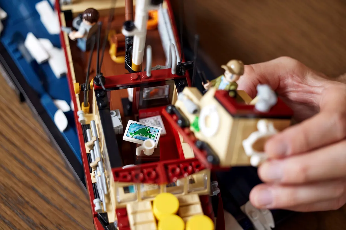LEGO Jaws (21350) - image 9