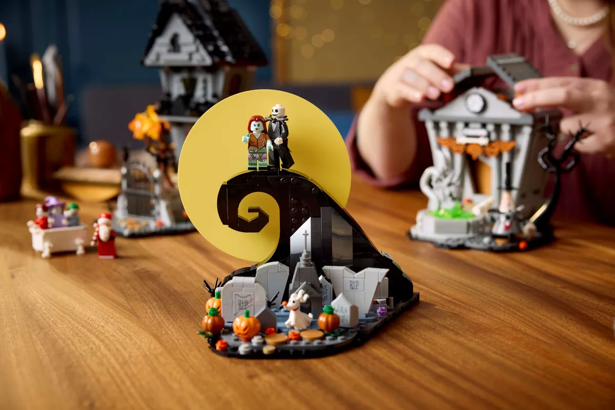 LEGO Disney Tim Burton's The Nightmare Before Christmas (21351) - image 8