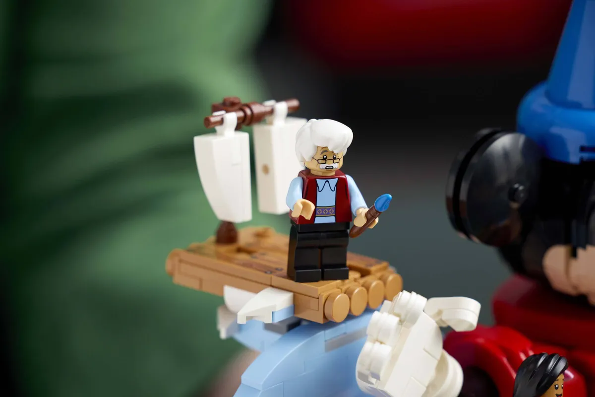 LEGO Magic of Disney (21352) - image 10