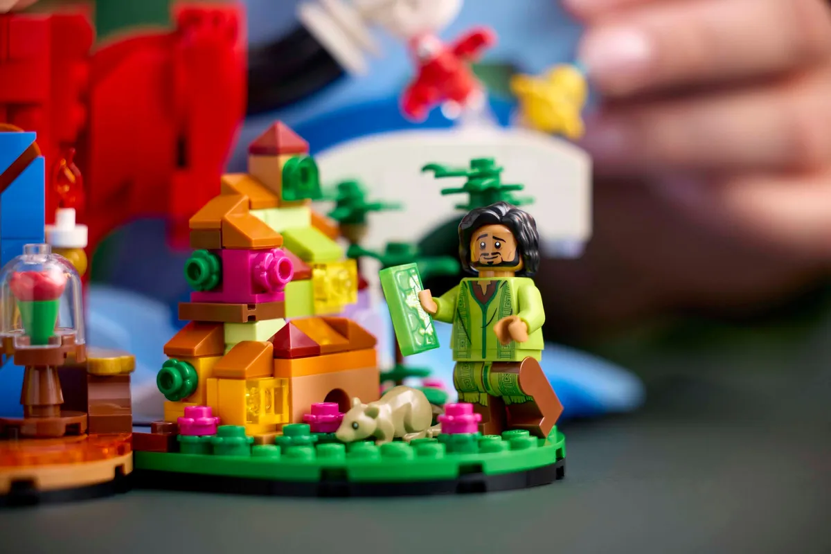 LEGO Magic of Disney (21352) - image 7