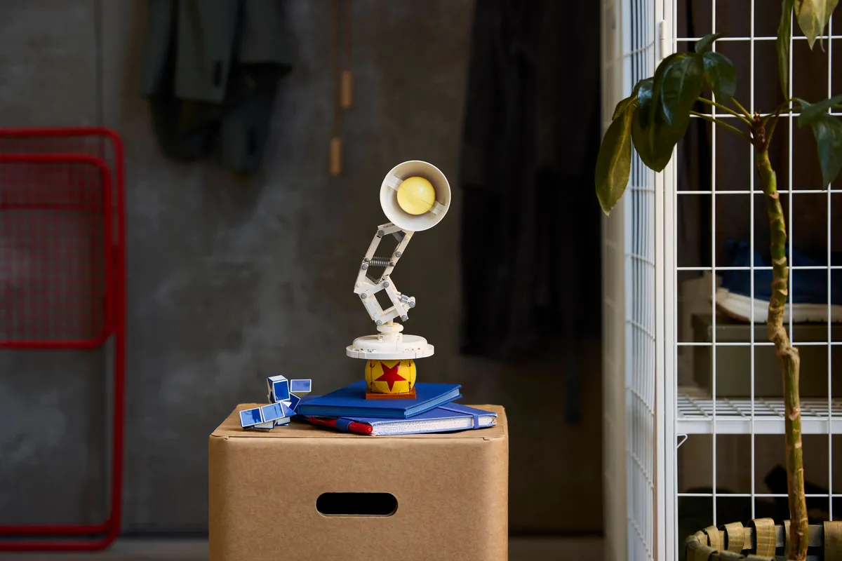 LEGO Disney Pixar Luxo Jr. (21357) - image 9