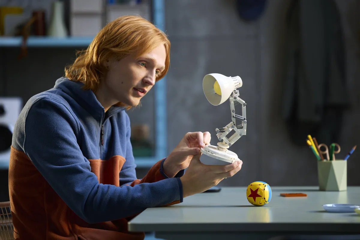 LEGO Disney Pixar Luxo Jr. (21357) - image 7