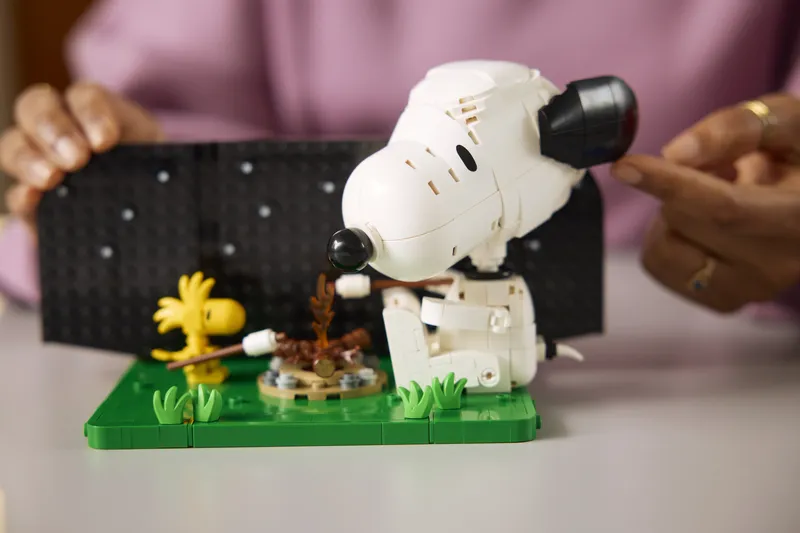 Peanuts: Snoopy's Doghouse van LEGO – productfoto 13 van 16