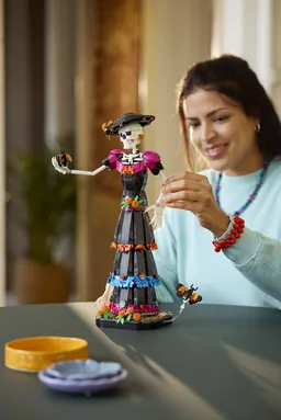 LEGO La Catrina (21372) - image 12