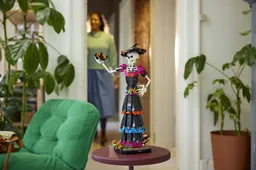LEGO La Catrina (21372) - image 8