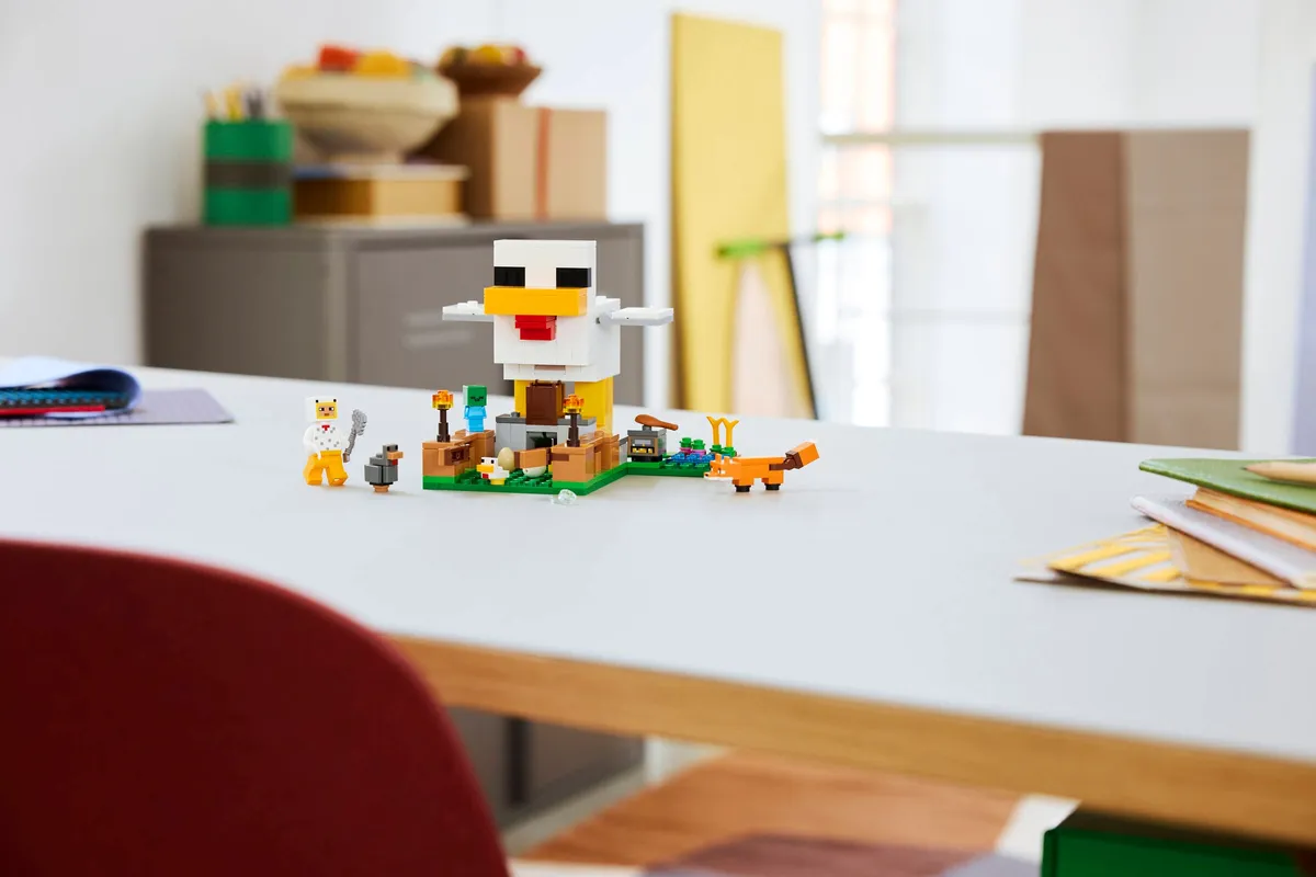 LEGO Chicken Farm (21585) - Bild 9