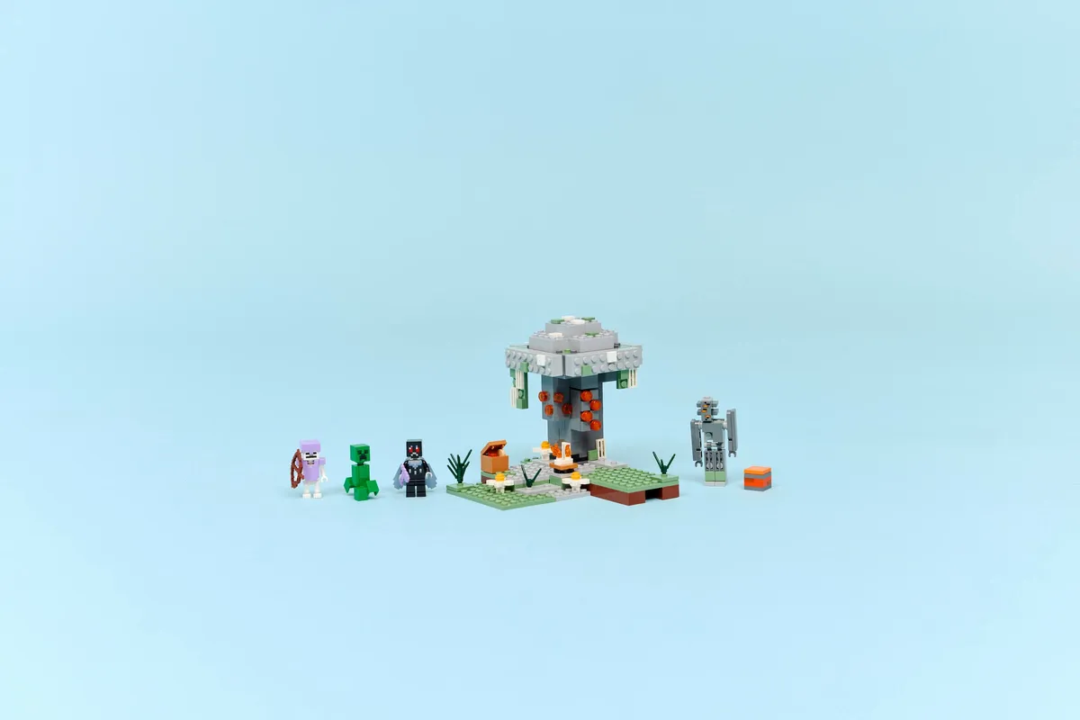 LEGO The Pale Garden (21586) - Bild 9