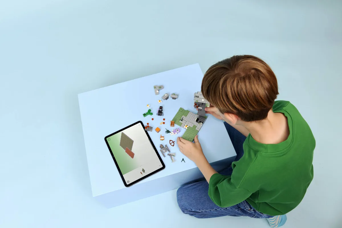 LEGO The Pale Garden (21586) - Bild 10
