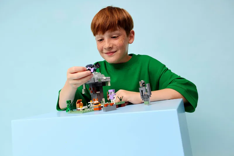 The Pale Garden von LEGO – Produktfoto 8 von 12