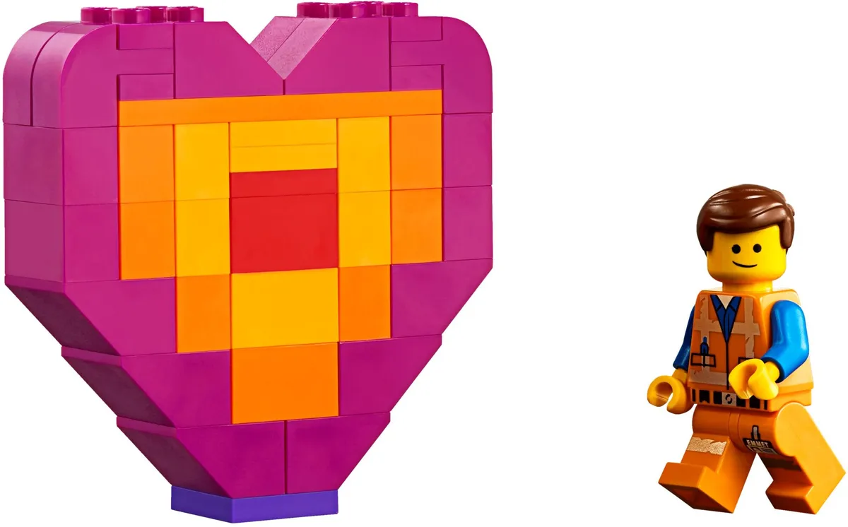 LEGO Emmet's 'Piece' Offering (30340)