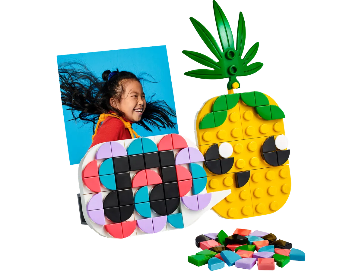 LEGO Pineapple Photo Holder and Mini Board (30560)