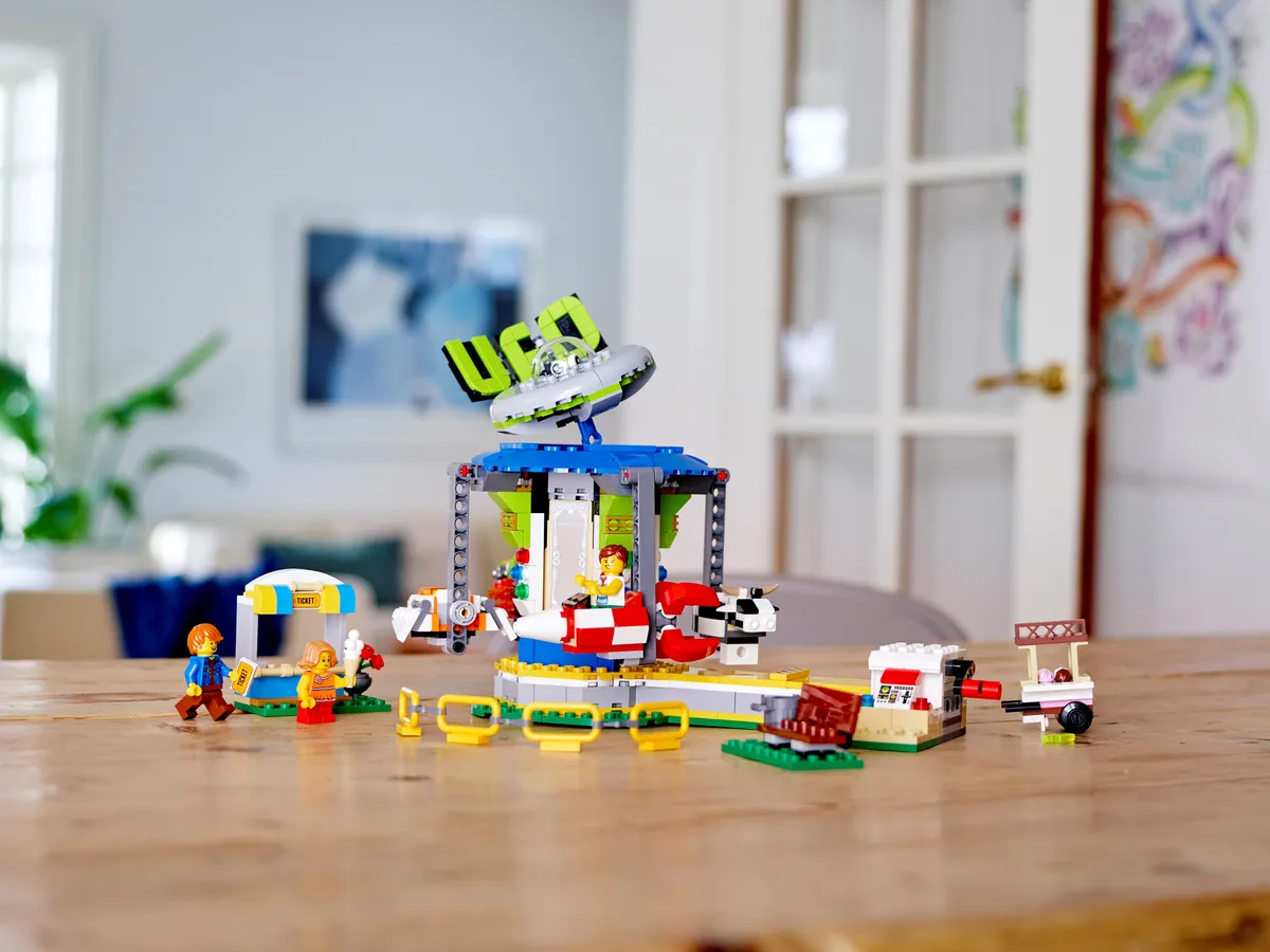 LEGO Fairground Carousel (31095) - afbeelding 7