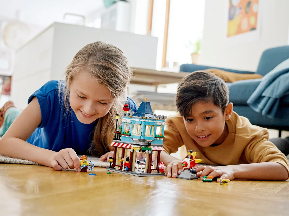 LEGO Townhouse Toy Store (31105) - Bild 7