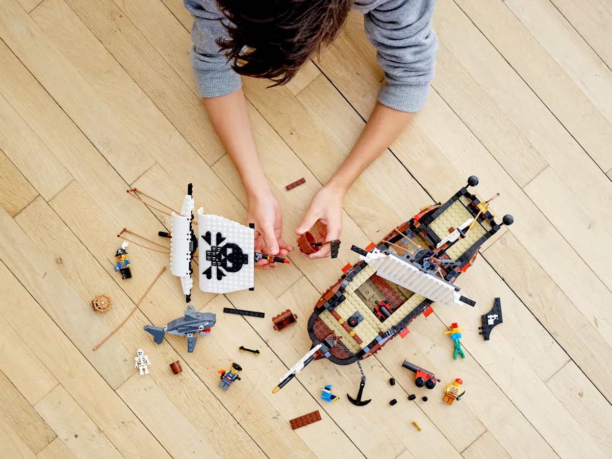 LEGO Pirate Ship (31109) - image 11