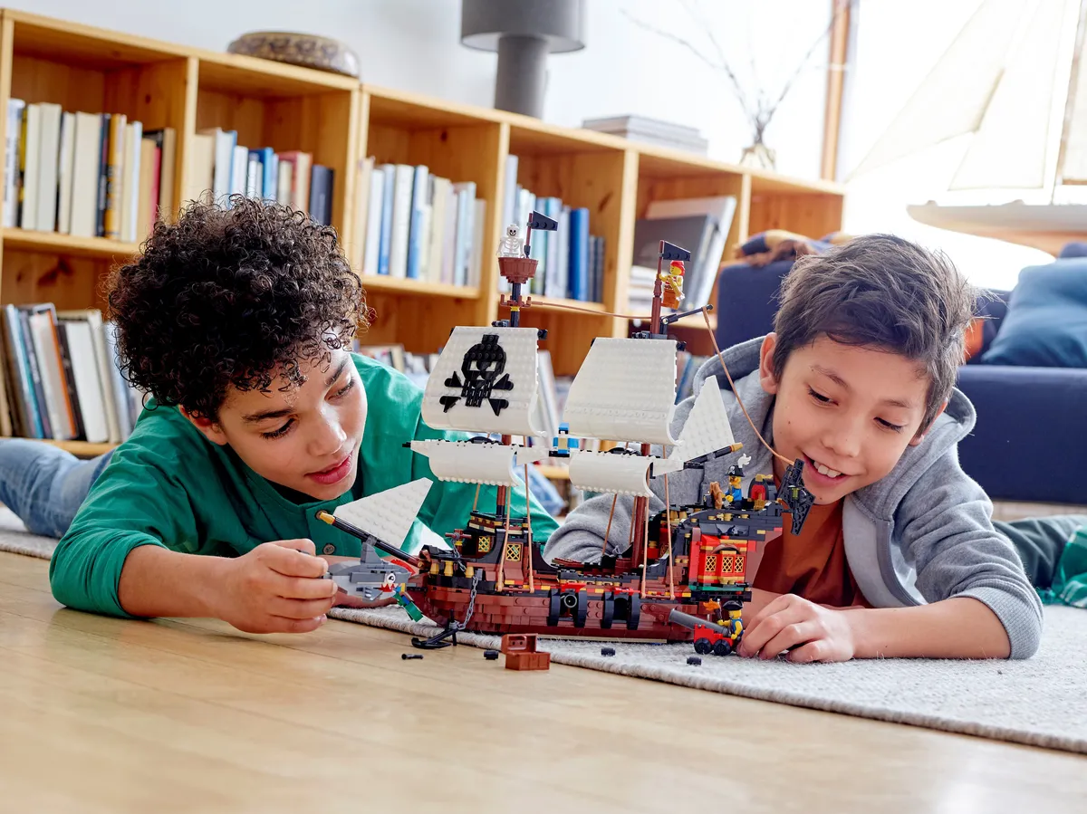 LEGO Pirate Ship (31109) - image 12