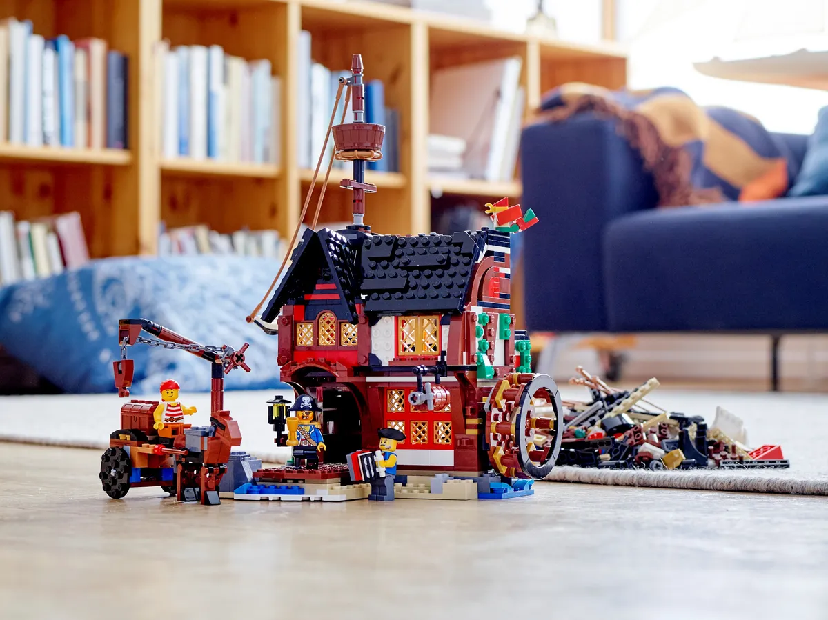 LEGO Pirate Ship (31109) - image 14