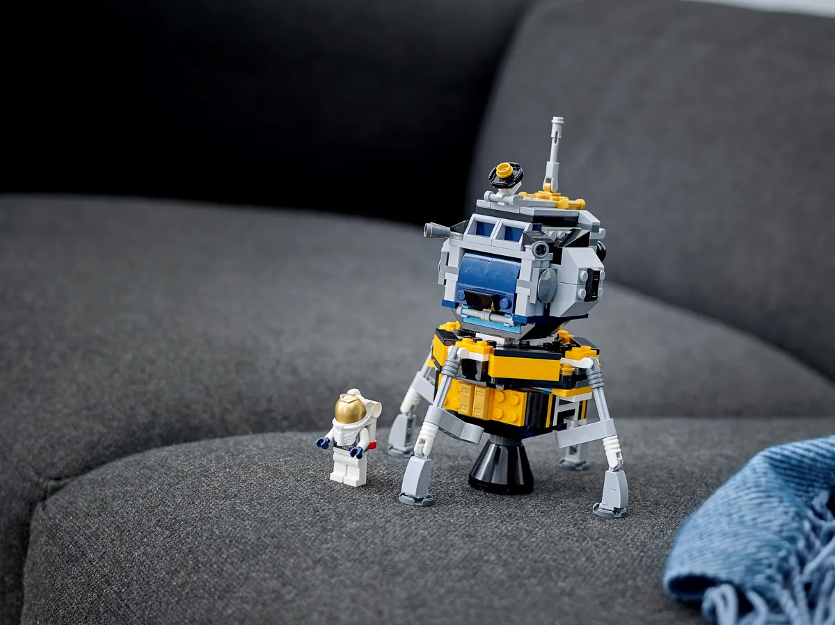 LEGO Space Shuttle Adventure (31117) - image 17