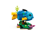 Exotic Parrot - Image 7 of 11