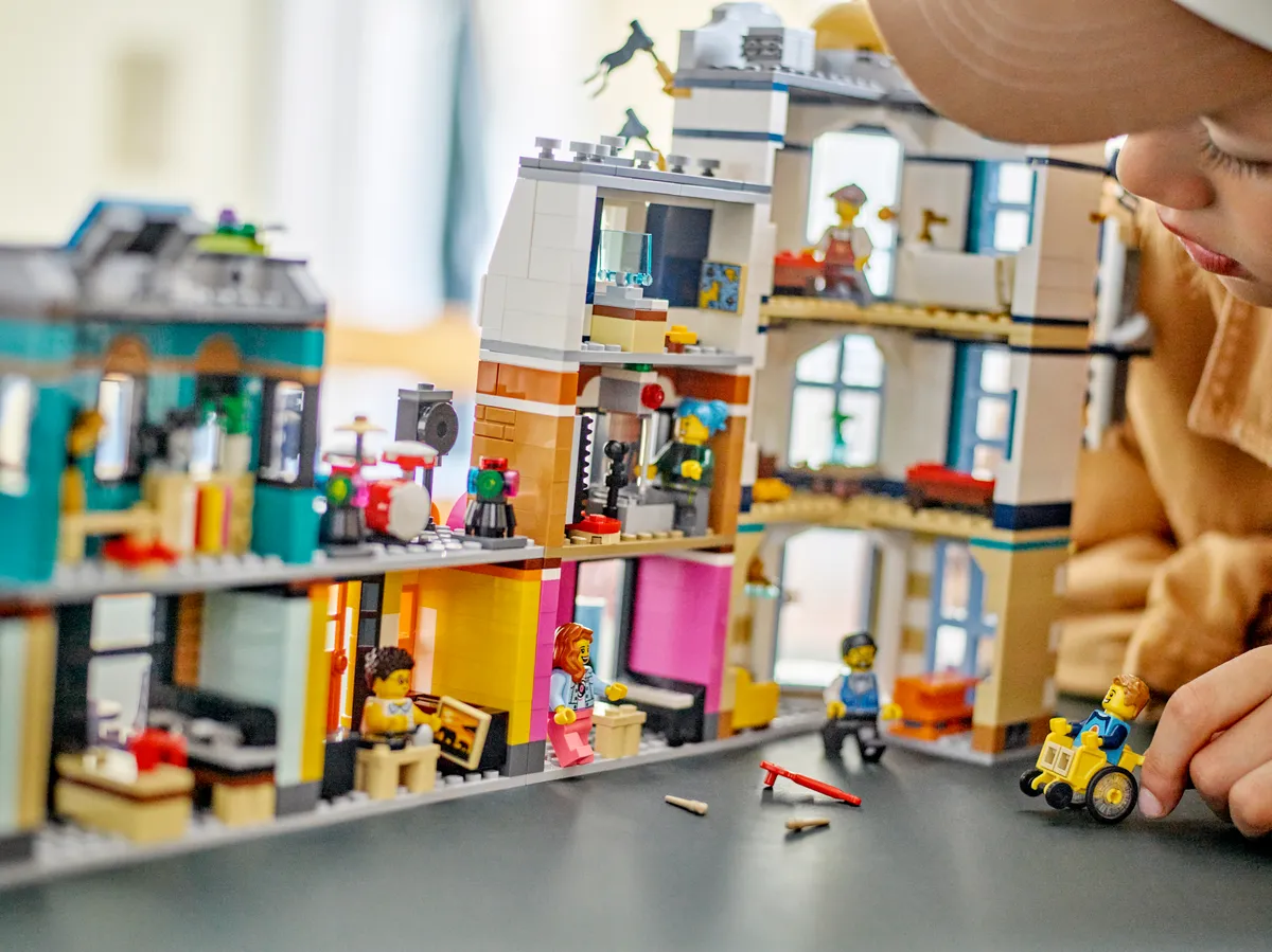 LEGO Main Street (31141) - image 9