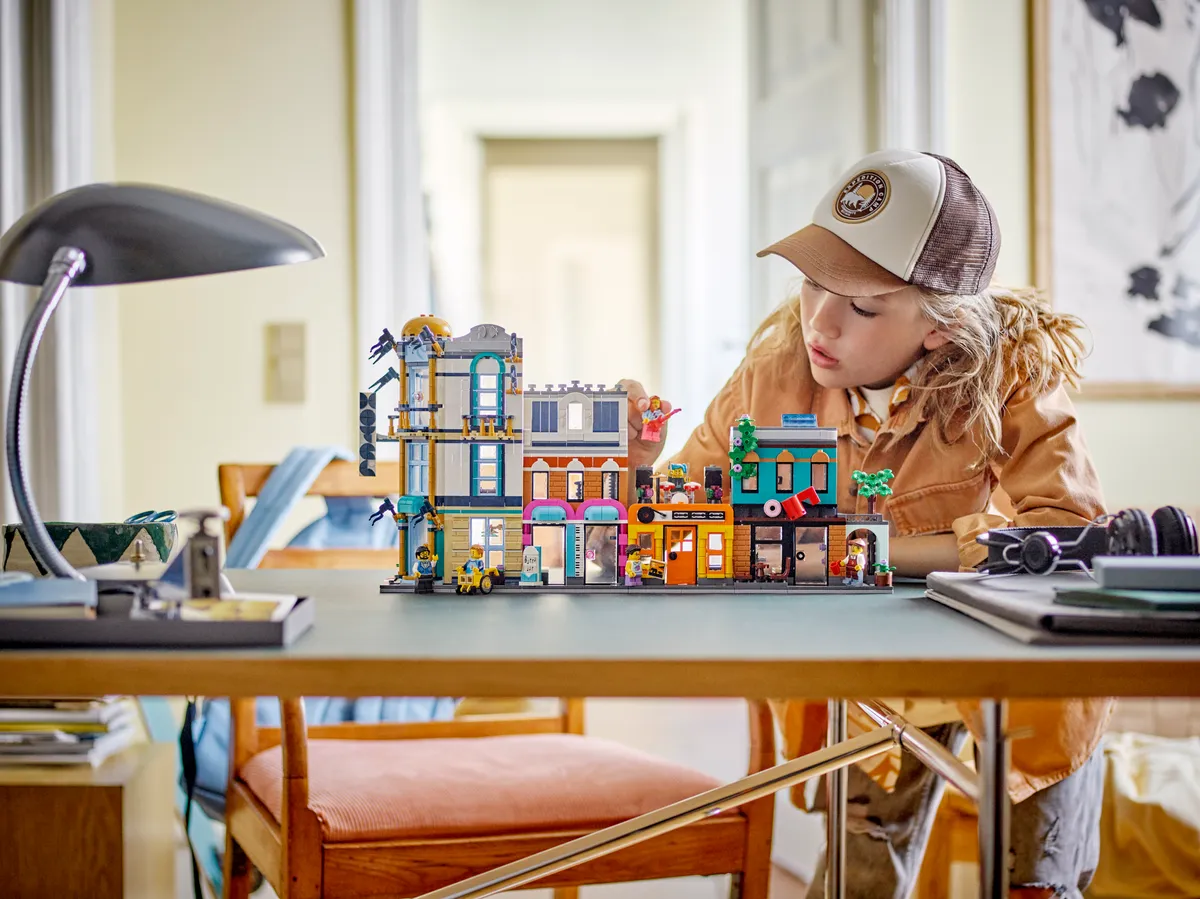 LEGO Main Street (31141) - image 8