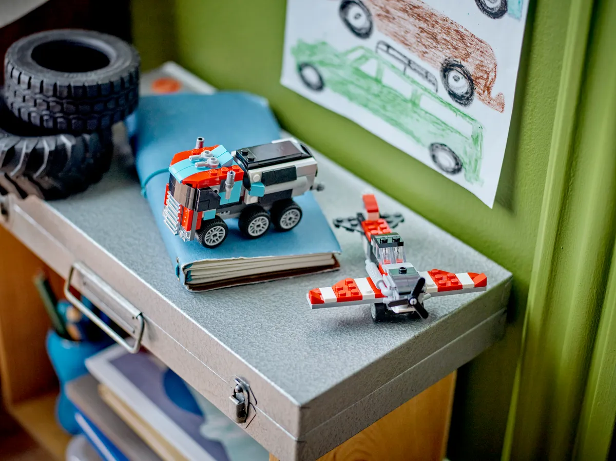 LEGO Flatbed Truck with Helicopter (31146) - Bild 9