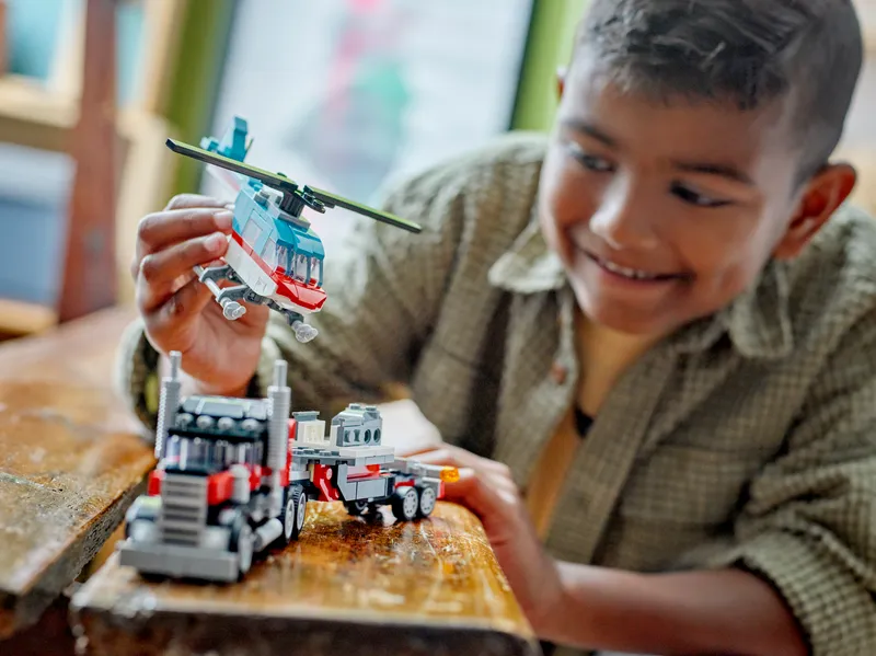Flatbed Truck with Helicopter by LEGO – product photo 9 of 11