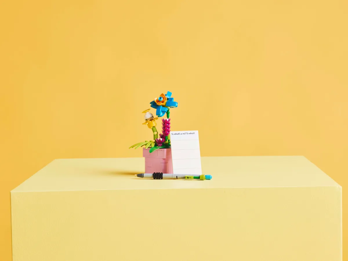 LEGO Typewriter with Flowers (31169) - Bild 9