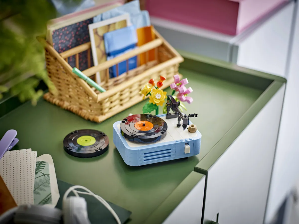 LEGO Record Player with Flowers (31172) - Bild 6