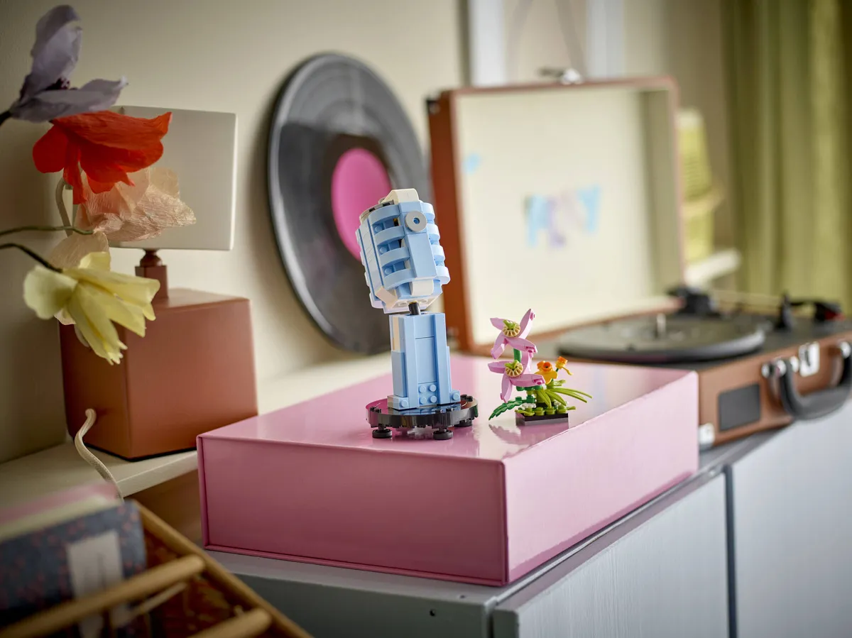 LEGO Record Player with Flowers (31172) - Bild 7