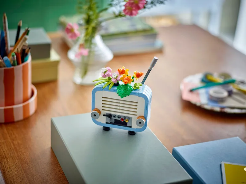 Record Player with Flowers fra LEGO – produktbillede 9 af 10