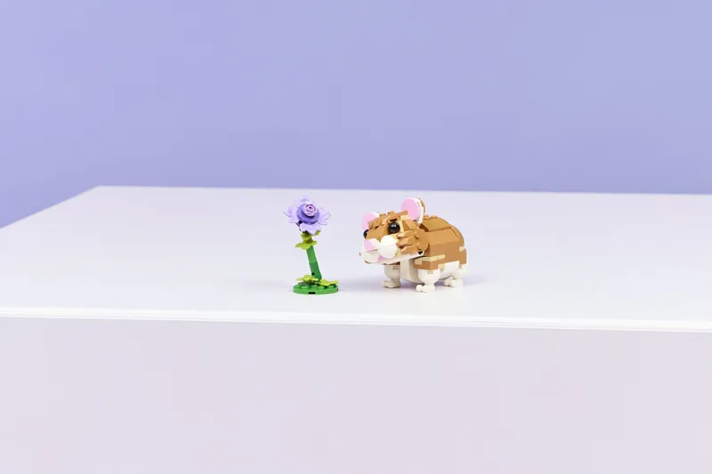 Cute Hamster with a Flower von LEGO – Produktfoto 8 von 33