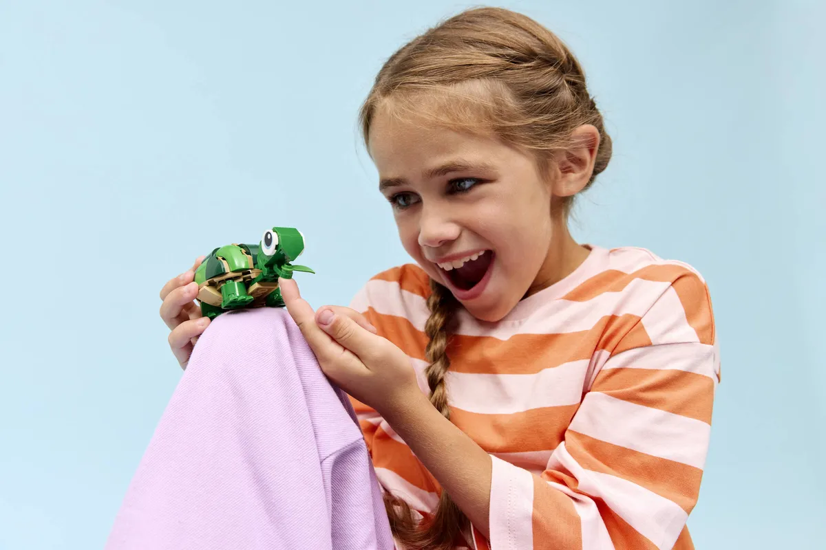 LEGO Turtle with a Water Lily Flower (31377) - Bild 11