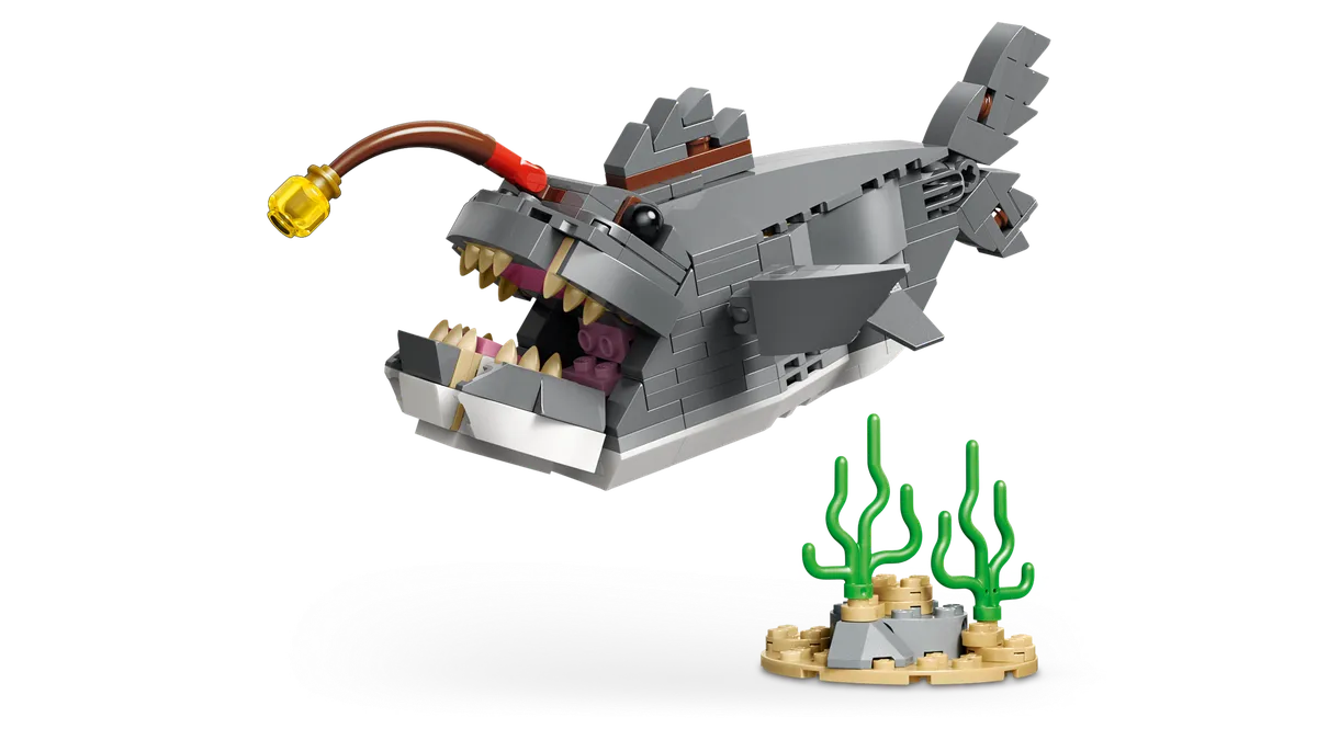 LEGO Fierce Shark with a Treasure Chest (31381) - Bild 2