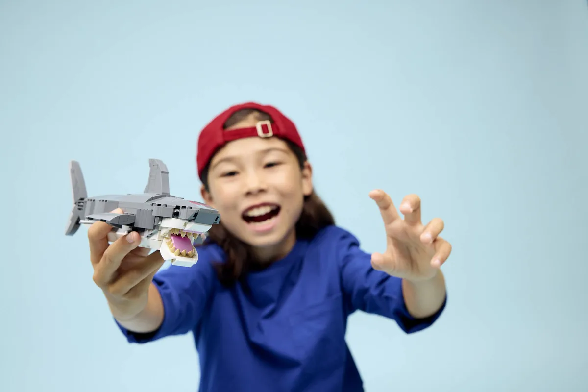 LEGO Fierce Shark with a Treasure Chest (31381) - Bild 12