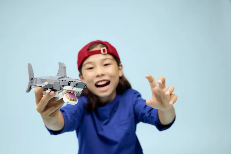Fierce Shark with a Treasure Chest by LEGO – product photo 9 of 25