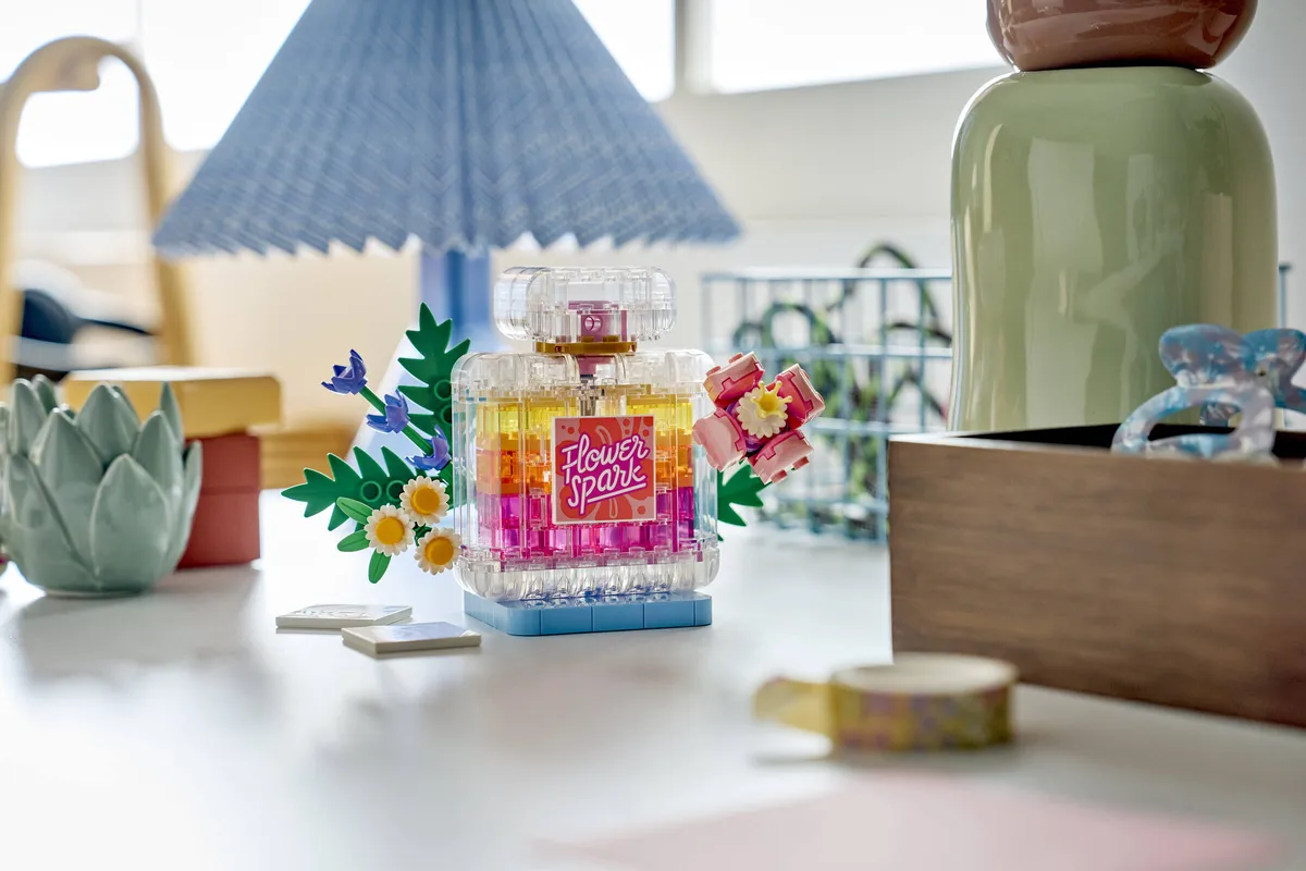 LEGO Floral Decor Perfume Bottle (31383) - Bild 6
